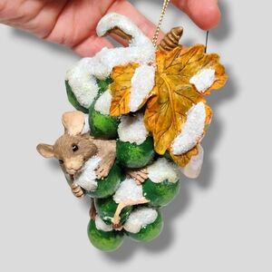 NEW Charming Tails The Grape Escape Mouse RARE Very Early Retired Orname…